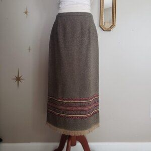 sag harbor / tweed midi skirt with fringe / size 8